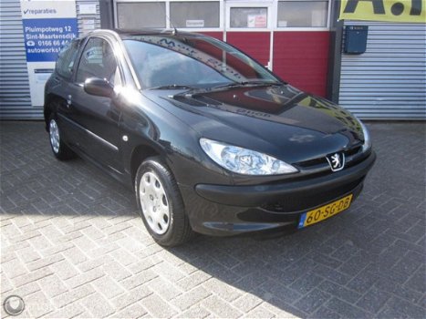 Peugeot 206 - 1.4 One-line Airco Stuurbekr NAP - 1