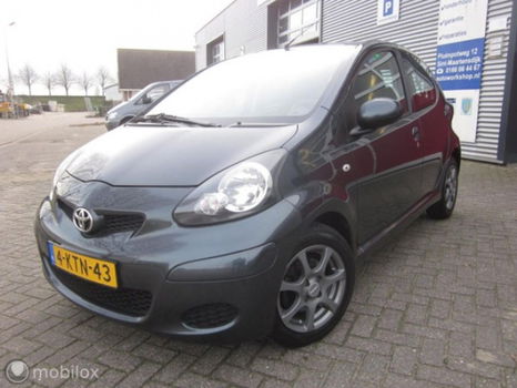 Toyota Aygo - 1.0-12V SPORT 5 drs Airco Lm velgen Nieuwstaat - 1