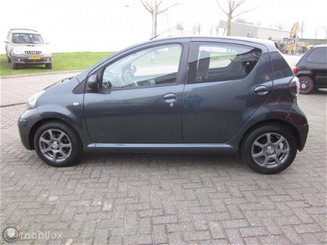 Toyota Aygo - 1.0-12V SPORT 5 drs Airco Lm velgen Nieuwstaat - 1