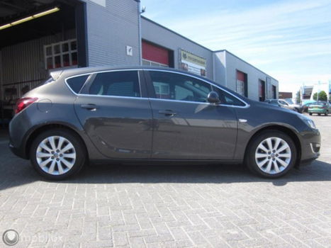 Opel Astra - 1.4 Turbo Cosmo Leer Xenon PDC Navi 1st eig - 1