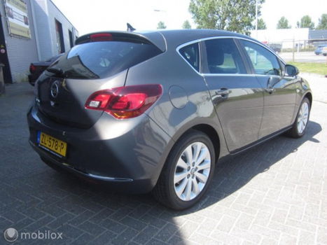 Opel Astra - 1.4 Turbo Cosmo Leer Xenon PDC Navi 1st eig - 1