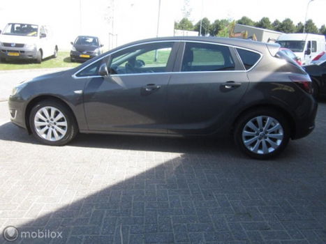 Opel Astra - 1.4 Turbo Cosmo Leer Xenon PDC Navi 1st eig - 1