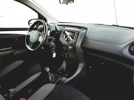 Toyota Aygo - 1.0 VVT-i x-now | 4 NIEUWE BANDEN | NET BEURT GEHAD | AIRCO | - 1
