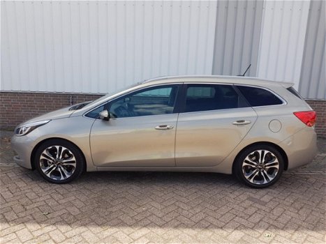 Kia cee'd Sportswagon - 1.6 GDI Super Pack Vol leer, Navigatie, PDC, Climate control, Bluetooth - 1