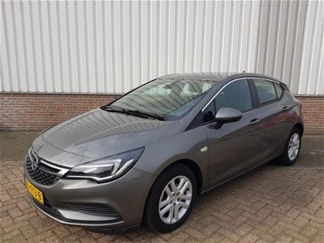 Opel Astra - 1.0 Edition Navigatie, PDC, Airco, Cruise control, Telefoonvoorbereiding - 1