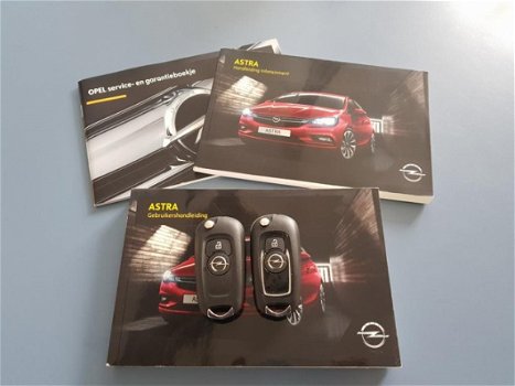 Opel Astra - 1.0 Edition Navigatie, PDC, Airco, Cruise control, Telefoonvoorbereiding - 1