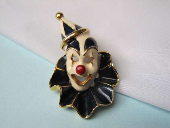 Broche goudkleurige pierrot clown met off white en blauw emaille 5.0x3.1 cm. - Afbeelding 7