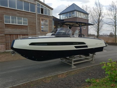 Invictus yacht Invictus 320 GT Black & White edition met 2 x Volvo Penta 350 pk - 1