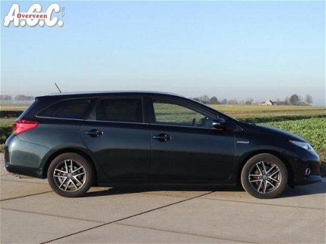 Toyota Auris - 1.8 Hybrid AUTOMAAT Xenon Panodak Navi - 1