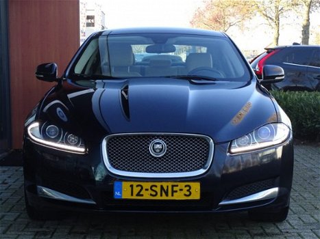 Jaguar XF - 2.2 D Premium Navi Leder Xenon Bluetooth etc - 1