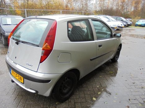 Fiat Punto - 1.2 Dynamic weinig km zuinige auto - 1