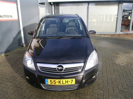 Opel Zafira - 2.2 Executive 7Pers. Xenon/Leder/Navi/Trekhaak - 1