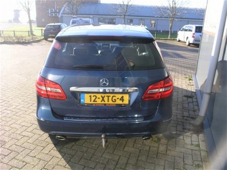 Mercedes-Benz B-klasse - 180 Ambition Xenon/Leder/Harmankardon/ - 1