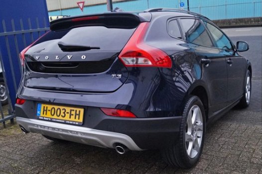 Volvo V40 Cross Country - 1.5 T3 Geartronic Momentum - 1