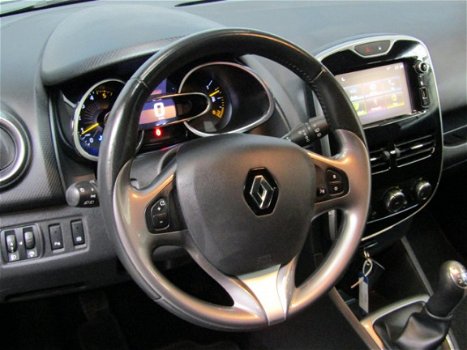 Renault Clio - 1.5 dCi ECO Night&Day DAB Trekhaak afneembaar pdc navigatie - 1