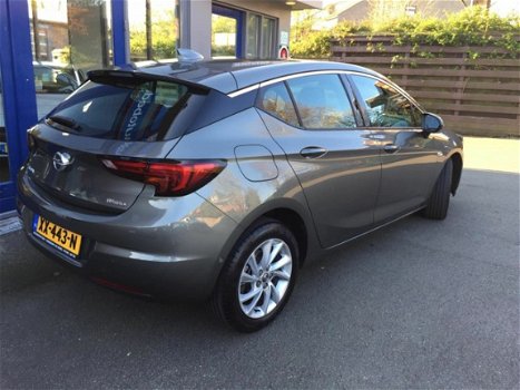 Opel Astra - 1.4 Innovation Met Navi, Camera, ECC, PDC - 1