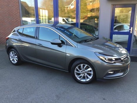 Opel Astra - 1.4 Innovation Met Navi, Camera, ECC, PDC - 1