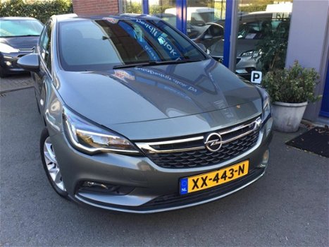 Opel Astra - 1.4 Innovation Met Navi, Camera, ECC, PDC - 1