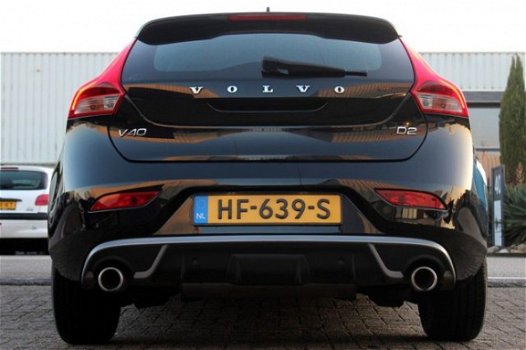 Volvo V40 - 2.0 D2 R-Design (B) + Xenon + Navi + Lmv + Pdc - 10/2015 - 1
