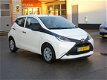 Toyota Aygo - 1.0 VVT-i x-now Airco, cruise controle, led verlichting, elektrische ramen en centrale - 1 - Thumbnail