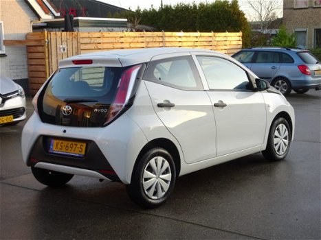 Toyota Aygo - 1.0 VVT-i x-now Airco, cruise controle, led verlichting, elektrische ramen en centrale - 1