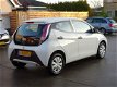 Toyota Aygo - 1.0 VVT-i x-now Airco, cruise controle, led verlichting, elektrische ramen en centrale - 1 - Thumbnail