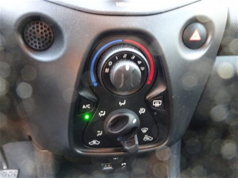 Toyota Aygo - 1.0 VVT-i x-now Airco, cruise controle, led verlichting, elektrische ramen en centrale - 1