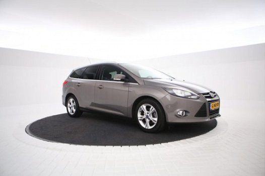 Ford Focus Wagon - 1.6 TDCI Trend Navigatie, sportstoelen, stoelverwarming - 1