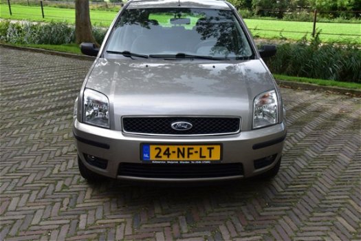 Ford Fusion - 1.4-16V Luxury - 1