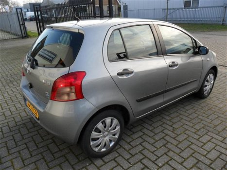 Toyota Yaris - 1.3 VVTi Terra , 1 eigenaar, boekjes aanwezig - 1