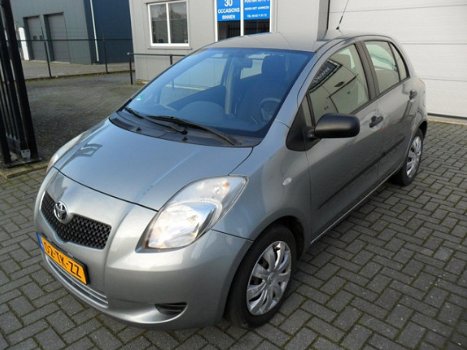 Toyota Yaris - 1.3 VVTi Terra , 1 eigenaar, boekjes aanwezig - 1