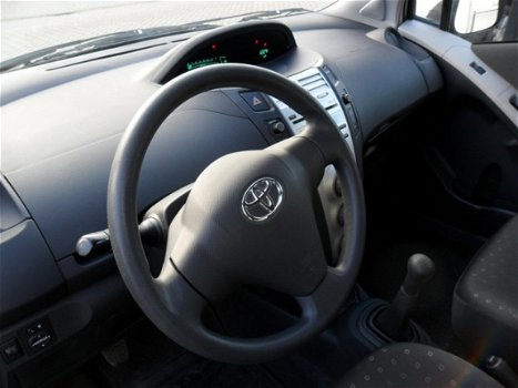 Toyota Yaris - 1.3 VVTi Terra , 1 eigenaar, boekjes aanwezig - 1