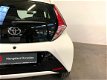 Toyota Aygo - 1.0 VVT-i x-play Airco Pcam Bluetooth - 1 - Thumbnail