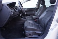 Volkswagen Golf Variant - 1.2 TSI 110pk Connected Series + 18"LMV + R-Line