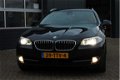 BMW 5-serie Touring - 530d (245pk) Automaat/ Camera/ XENON/ LEDER/ Sportstoelen/ Navi/ Clima/ Cruise - 1 - Thumbnail
