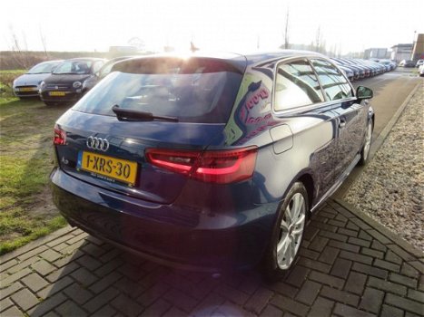 Audi A3 Sportback - 1.6 TDI ultra Attraction Pro Line plus Xenon Clima Stoelverw PDC Bluetooth Cruis - 1