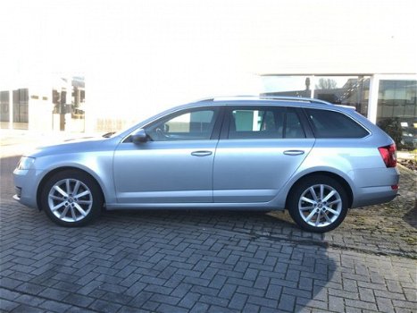 Skoda Octavia Combi - 1.4 TSI Grt Elegance 140pk Xenon/Trekhaak - 1