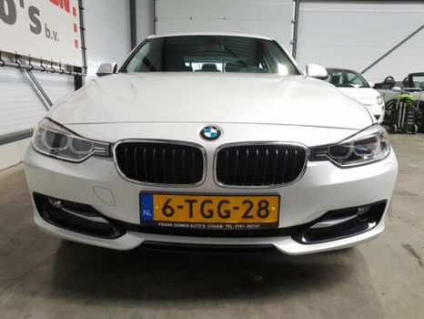 BMW 3-serie - 316i Sport Automaat + NAP/BI-XENON/NAVI/CLIMA/CRUISE CONTROL/PDC/17