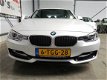 BMW 3-serie - 316i Sport Automaat + NAP/BI-XENON/NAVI/CLIMA/CRUISE CONTROL/PDC/17