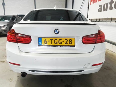 BMW 3-serie - 316i Sport Automaat + NAP/BI-XENON/NAVI/CLIMA/CRUISE CONTROL/PDC/17