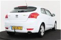 Kia Pro cee'd - 1.6 CVVT X-ecutive | Navigatie | Parkeersensoren | Trekhaak - 1 - Thumbnail