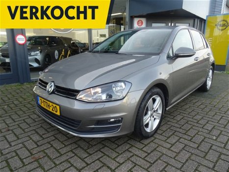 Volkswagen Golf - 1.2 TSI 105pk Highline DSG AUTOMAAT: ECC - NAVI - TELEFOON - TREKHAAK - PDC - LMV - 1