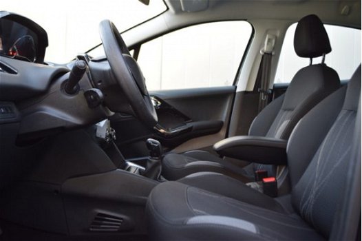 Peugeot 208 - 1.6 e-HDi 5Drs Blue Lease Full Map Navi, Sportstoelen, Airco, Dealer Onderhouden - 1