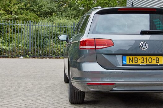 Volkswagen Passat Variant - 1.6 Tdi 120pk DSG Comfortline, Navigatie, PDC, Trekhaak, Telefoon - 1