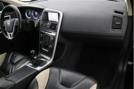 Volvo XC60 - 2.0 D3 R-Design | 5 Cilinder | Navigatie | Xenon | Leder | 18inch | Trekhaak - 1