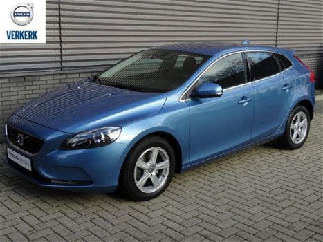 Volvo V40 - 2.0 T3 152PK MOMENTUM | BUSINESS PACK PRO | VERWARMBARE VOORRUIT - 1