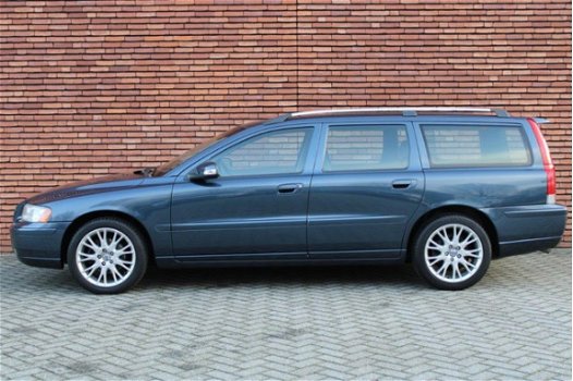 Volvo V70 - 2.4 140PK Edition Sport - 1