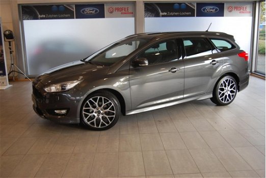 Ford Focus Wagon - 1.0 EcoBoost 140pk ST-Line XENON, TREKHAAK - 1