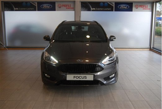 Ford Focus Wagon - 1.0 EcoBoost 140pk ST-Line XENON, TREKHAAK - 1