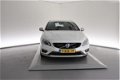Volvo V60 - D6 AWD Plug-In Hybrid R-Design Halftarief wegenbelasting Driver Support / Security / Fam - 1 - Thumbnail